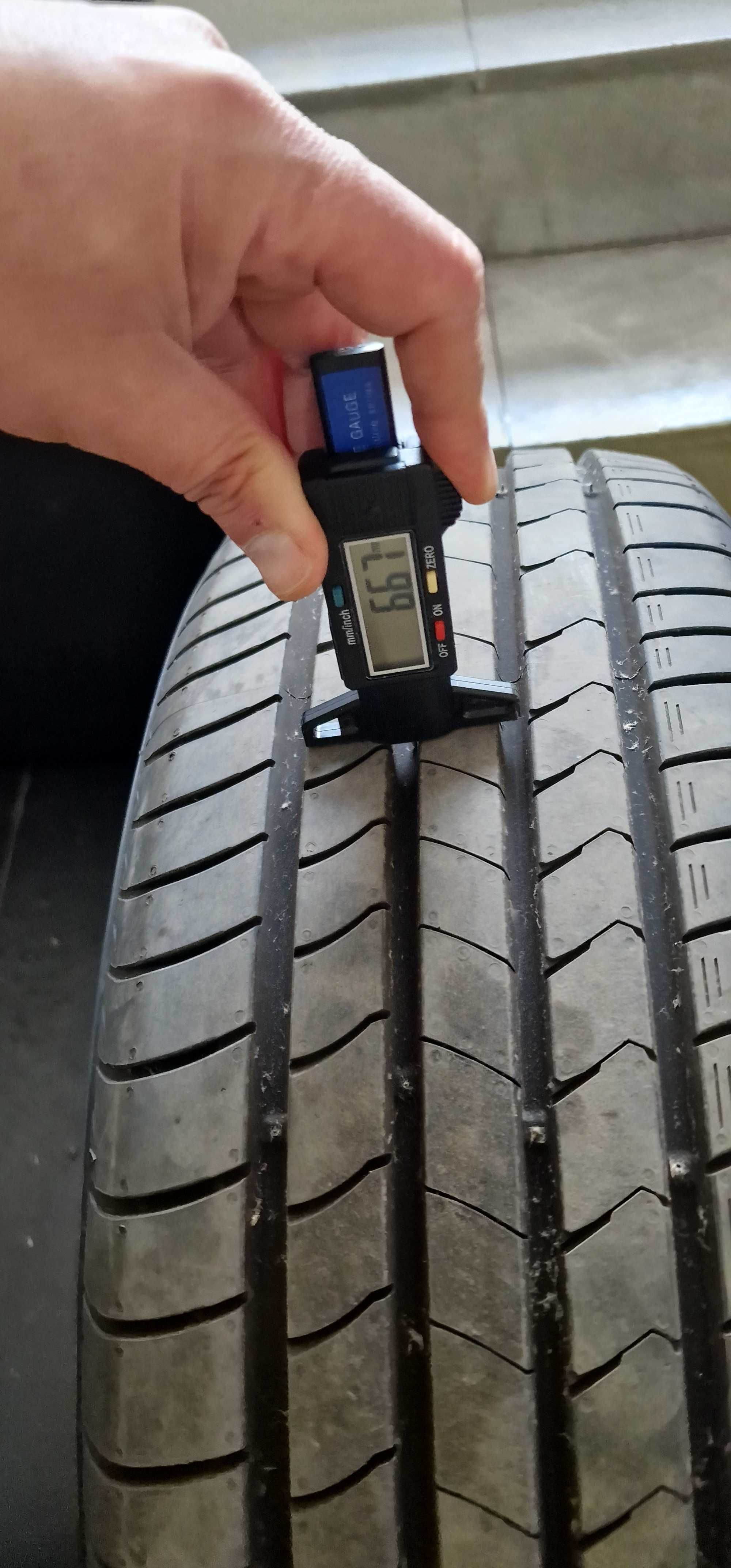 4 бр. Летни гуми Kumho ECSTA HS51, 215/60 R17 96H