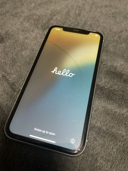 Iphone 11 64gb работи перфектно