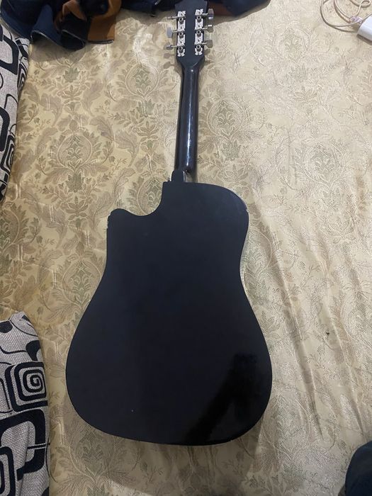 гитара  гарантия нету