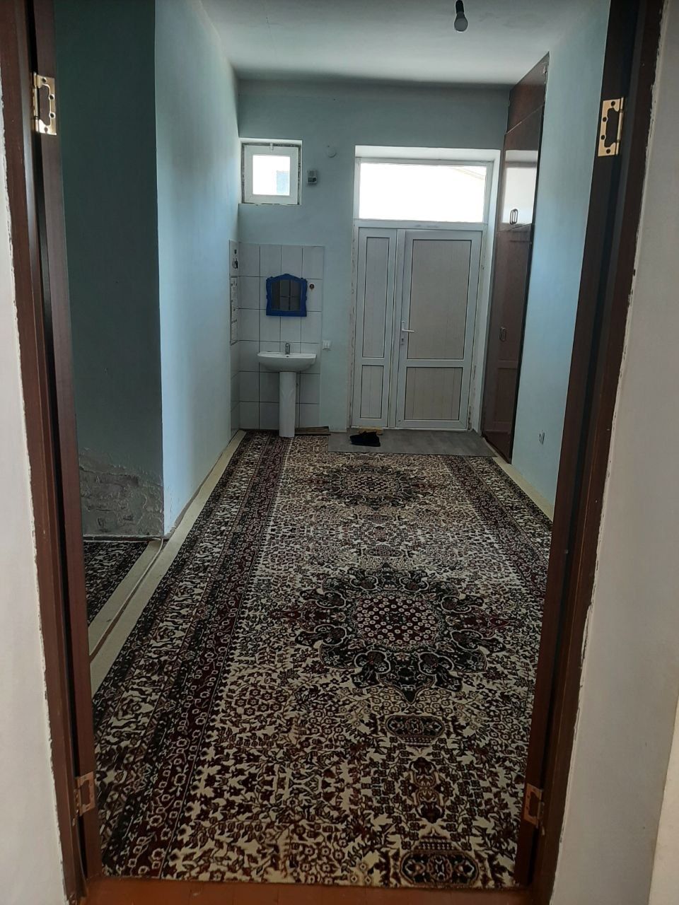 Katej zar-zamin oldida ijaraga beriladi.