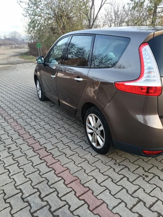 Vând Renault scenic
