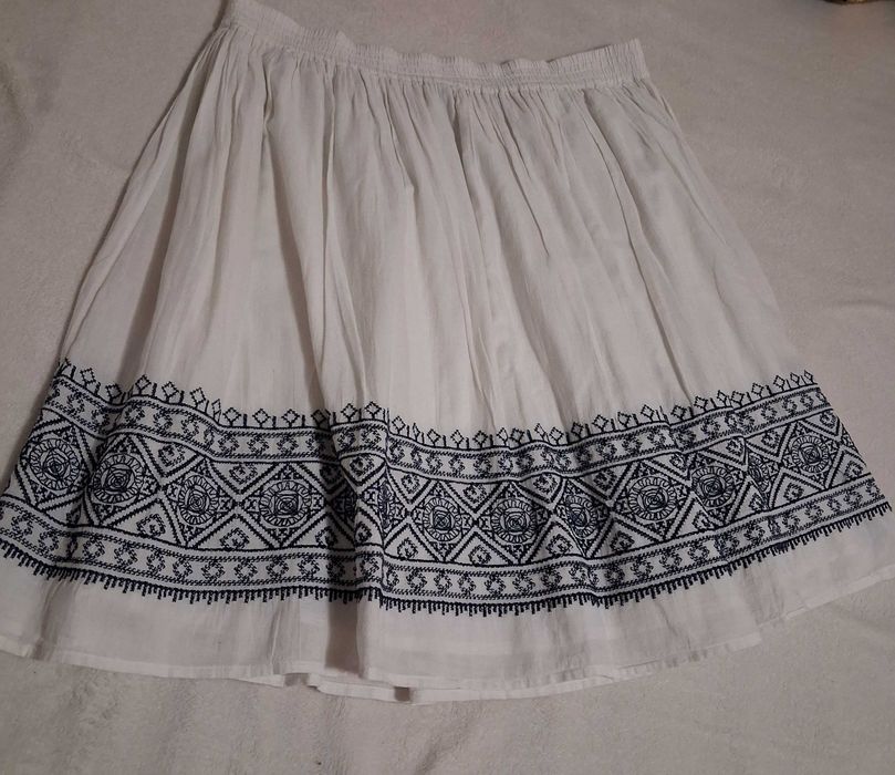 Bluza si fusta  model traditional masura M/L