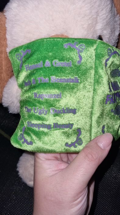 Catel interactiv care spune povesti lb engleza