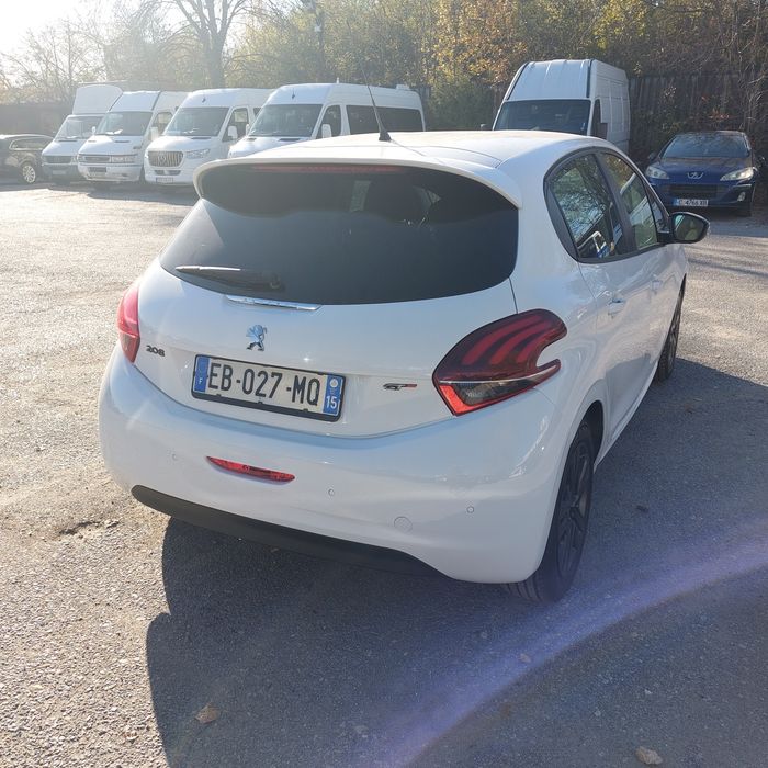 Peugeot 208 benzin