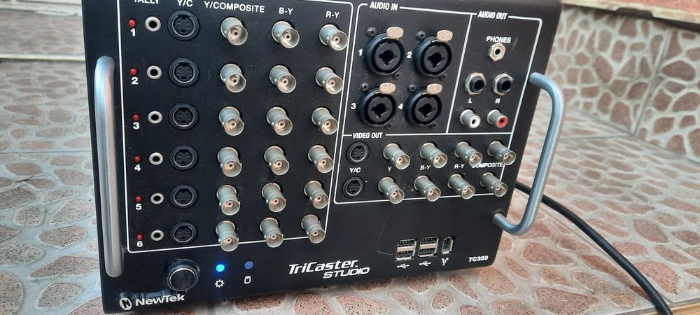 NewTek  Tri Càster Studio tc350 Студио за излъчване  и продукция