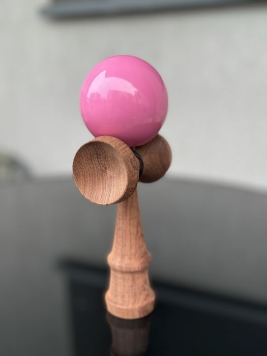 Kendama roz grip cu cutie