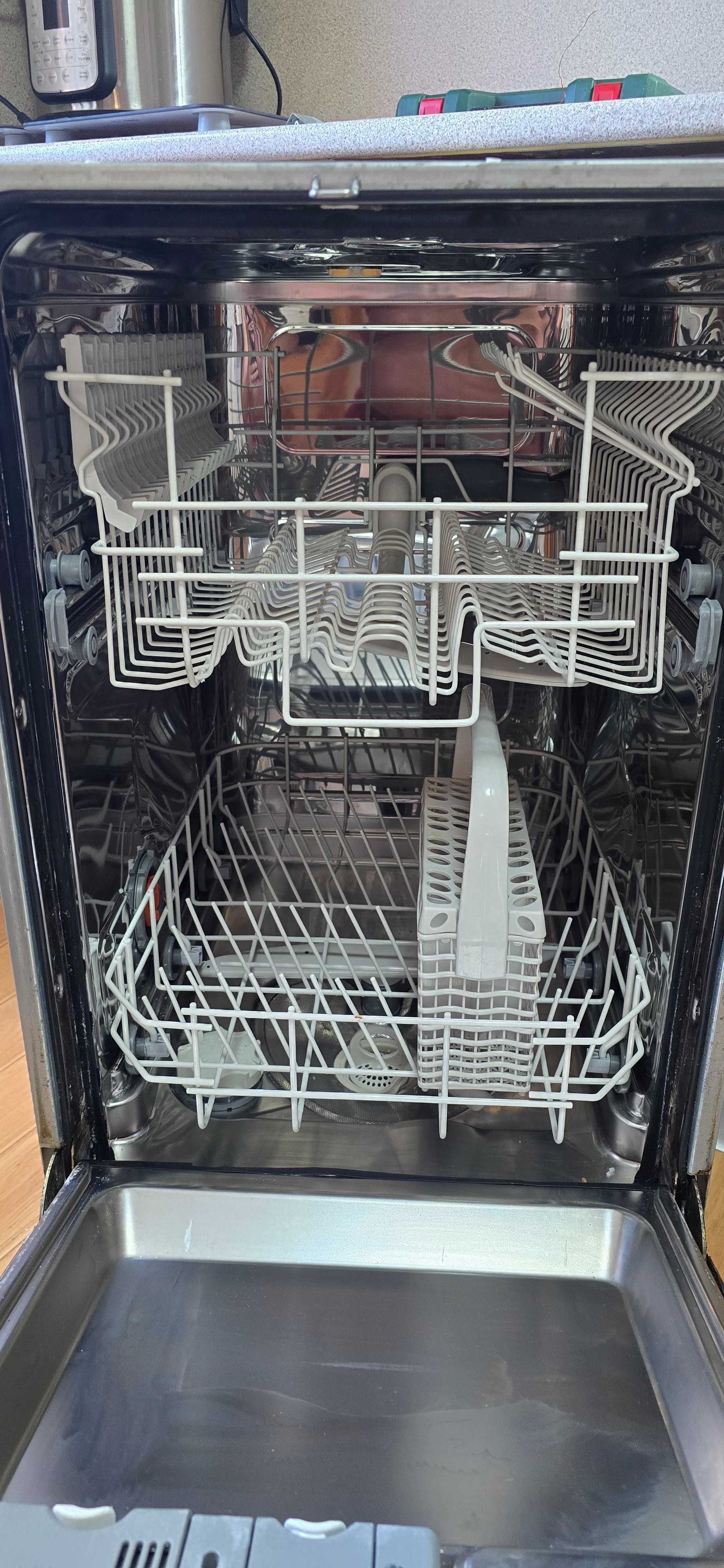Съдомиялна Electrolux ESL43020