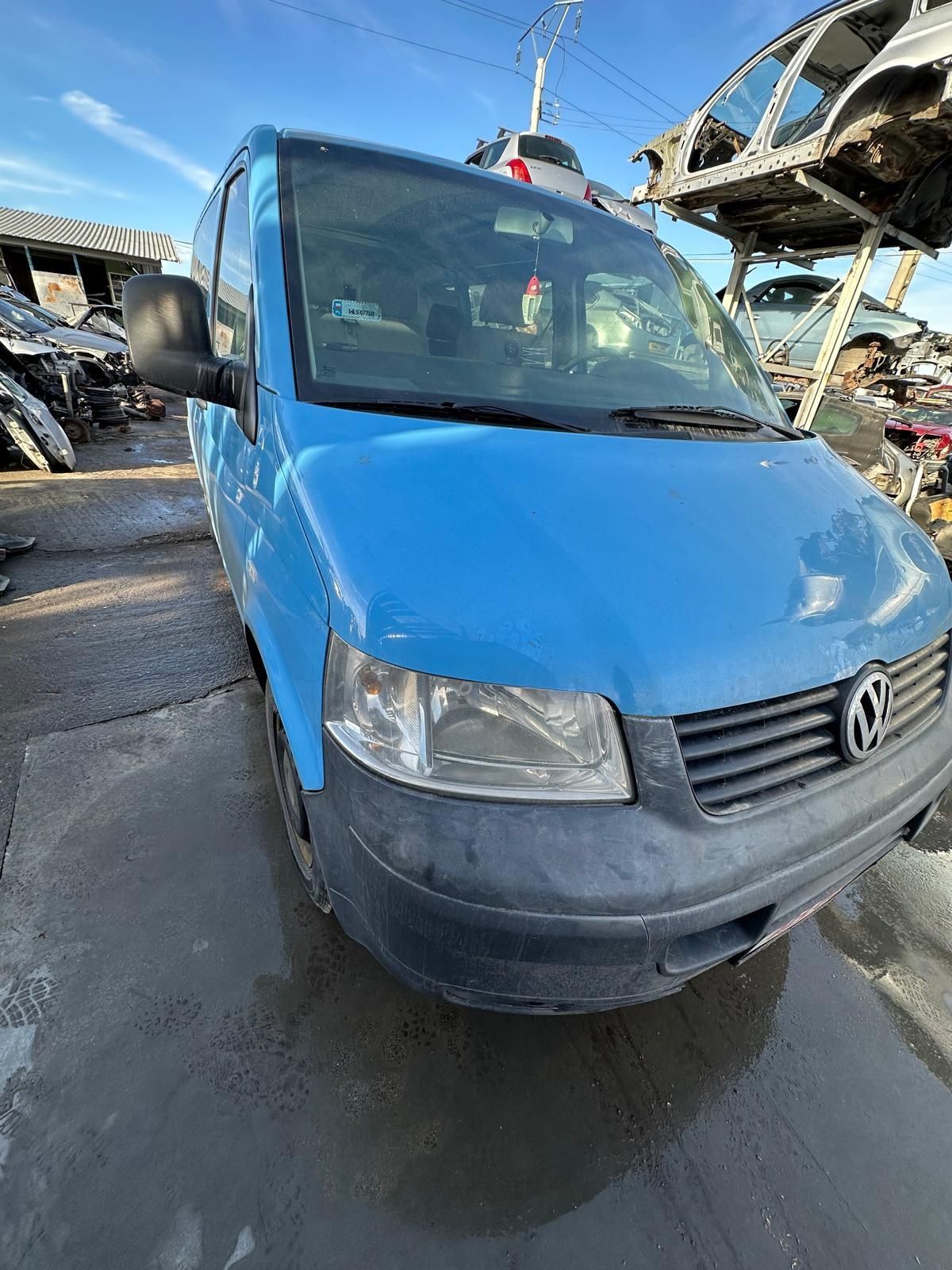 Dezmembram Volkswagen T5 2006 2.5tdi AXD Manual 6 trepte