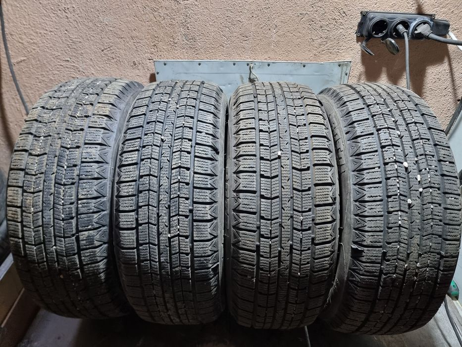 Продам комплект зимних 205/55/16