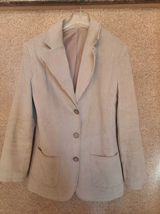 Дамски сака, различен стил