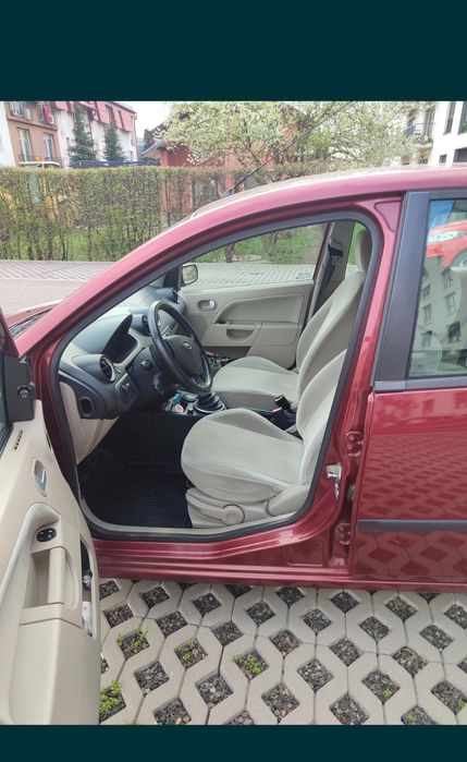 Vând Ford fiesta motorina