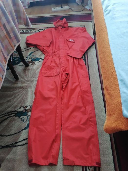 OFERTA : Salopetă impermeabila (mărimea 50-52)