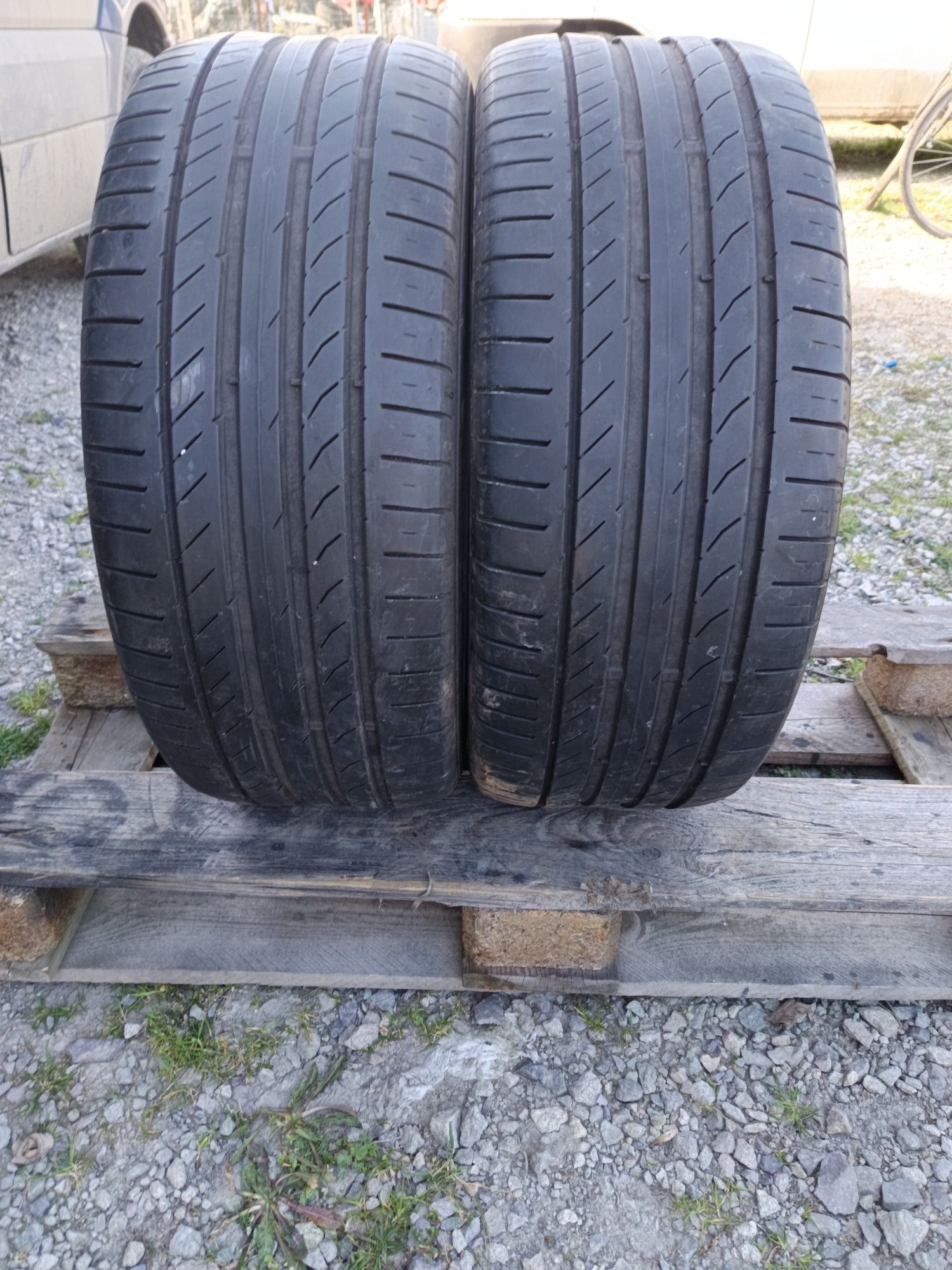 235 45 R 17 W Continental Дот 0420