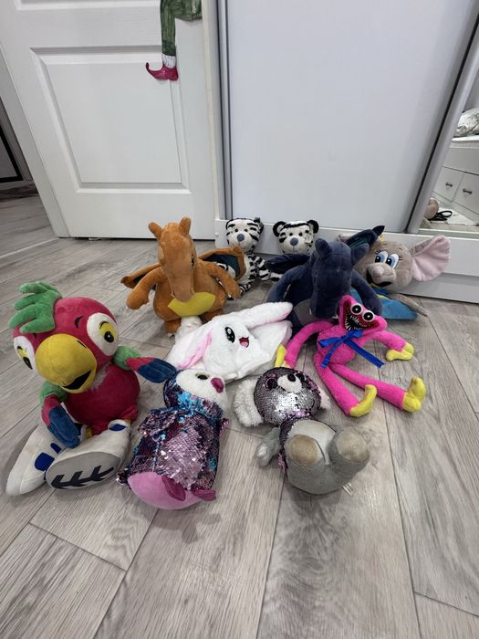 Отдам мягкие игрушки за две шоколадки