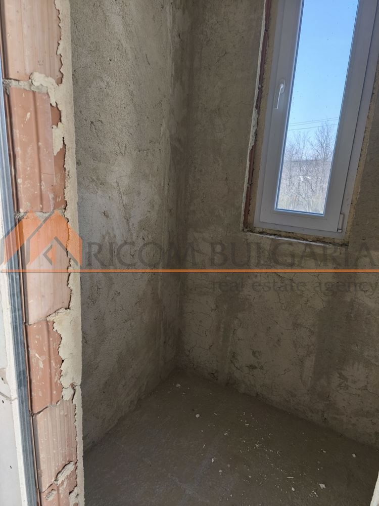 Къща в Варна-м-т Боровец - юг площ 200