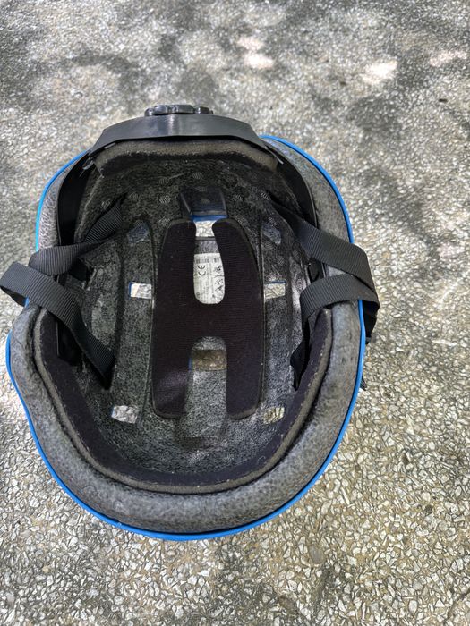 Aripioare, casti si un sort de fete