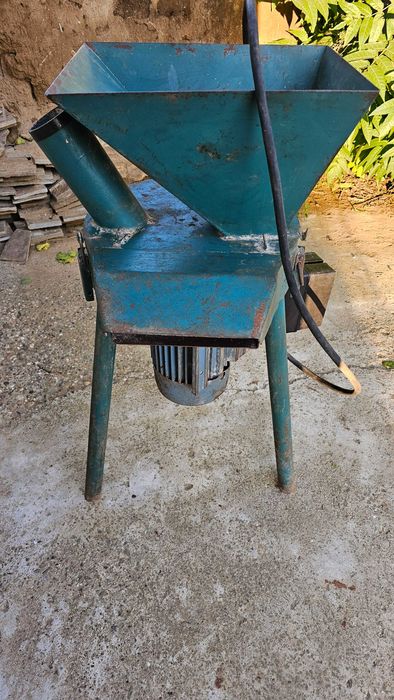 Фружомелка от СОЦА много запазена с мотор 2.2 малофазен мотор уникална