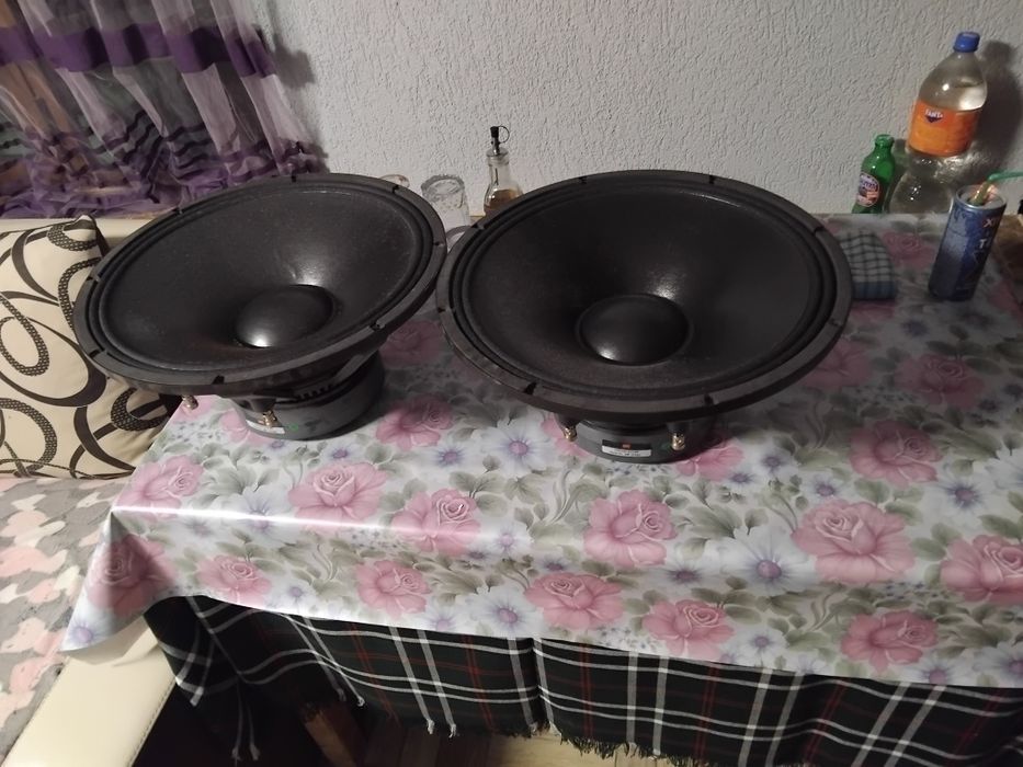 Продават се два броя говорители BMS