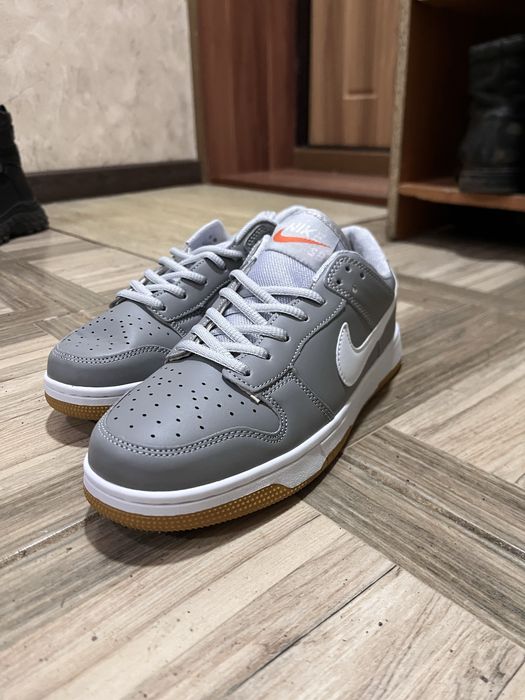 Продам кроссовки Nike dunk 42 размер