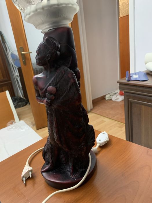 Statuie Veioza 1980 Merge