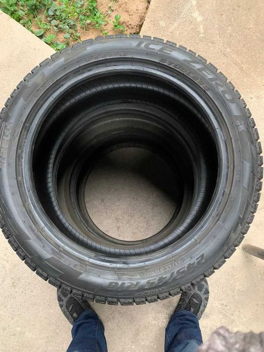 Продаю зимнии шины . Pirelli Ice Zero/ Комплект 225/45/18 и 245/45/18