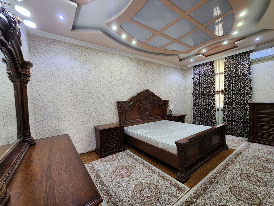 4 xonali hashamatli kvartira sotiladi. 110000$