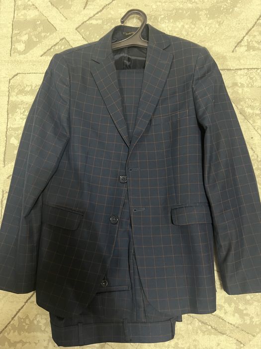 Мужские костюмы на 16-18 лет