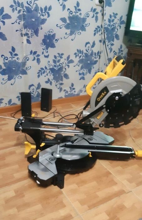 Торцовочная  пила Texa