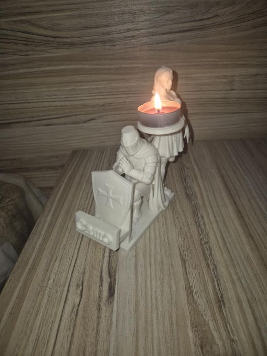 стойка за телефон + свещник – уникален декор за дома