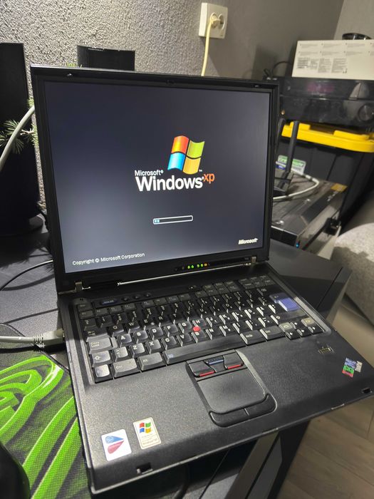 IBM Thinkpad T43 Retro laptop