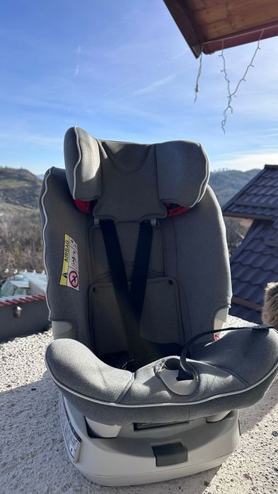 Scaun mașină cu isofix
