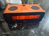 Radio cu ceas,alarme ,proiector.