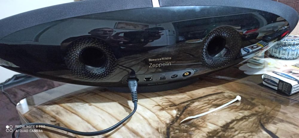 Bowers and wilkins zeppelin wireless високоговорител