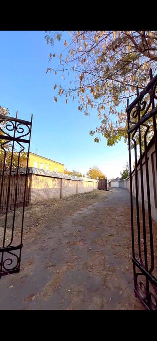 Дом в поселке улугбек