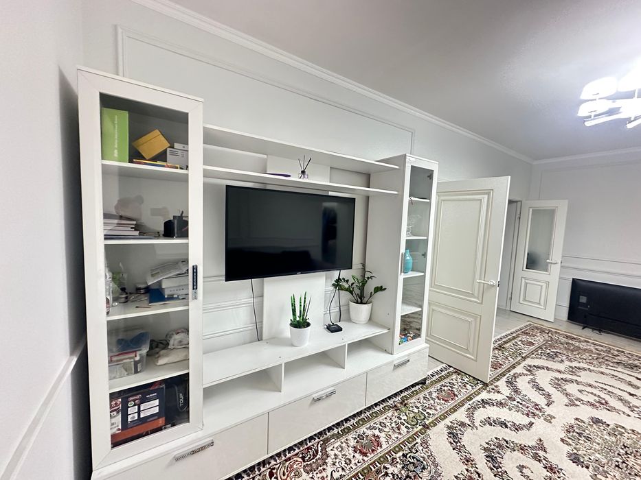 Срочно продается шкаф для гостиной