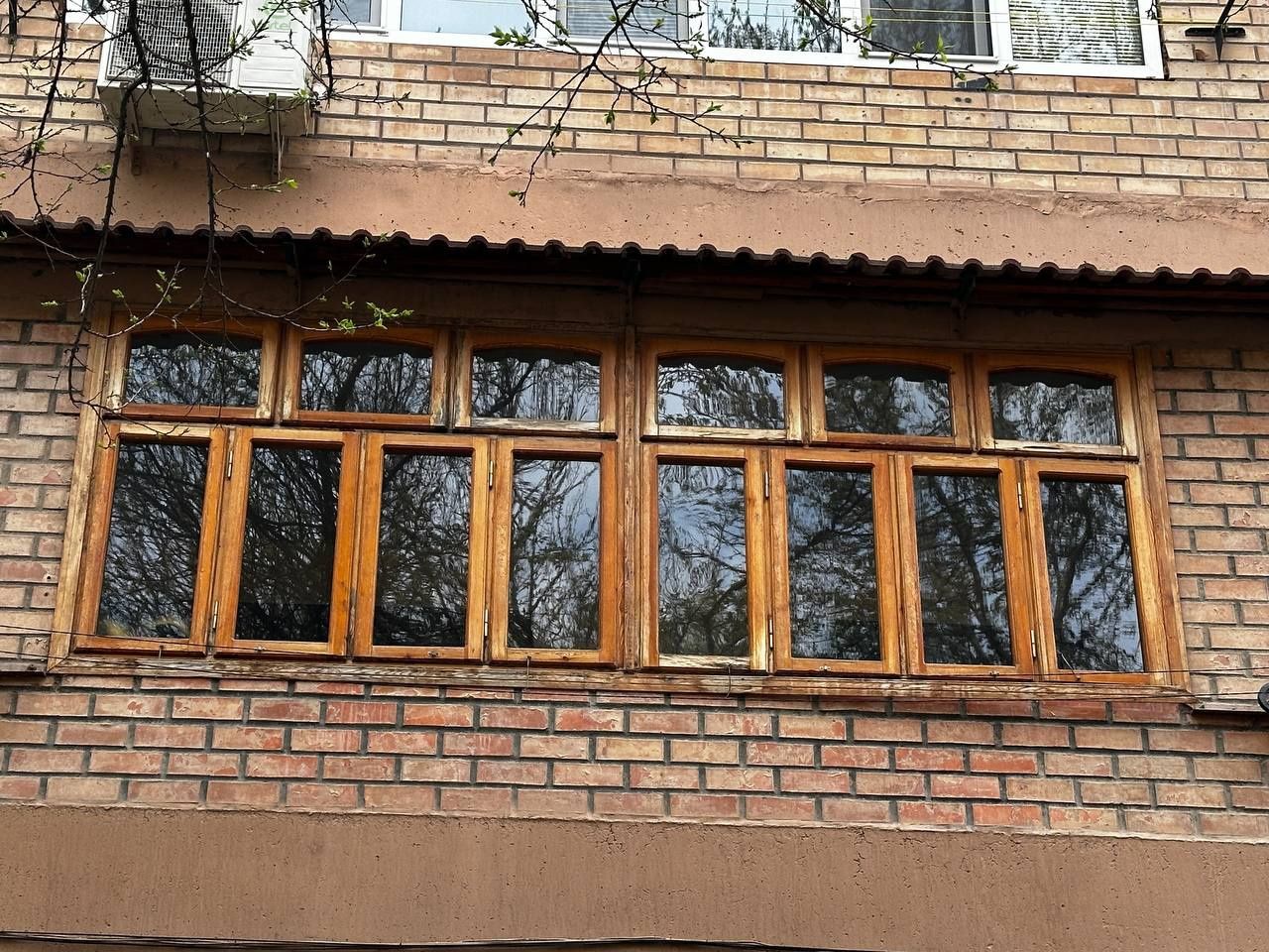 Окны от балкона состояния хорошая