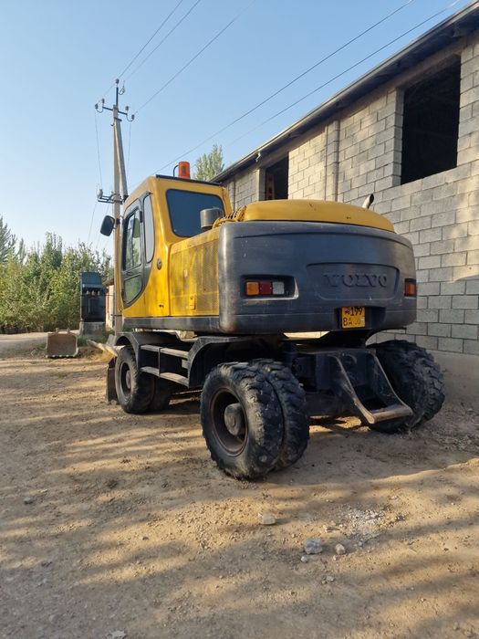 Сотилади срочно экскаватор VOLVO 130 йили 2002