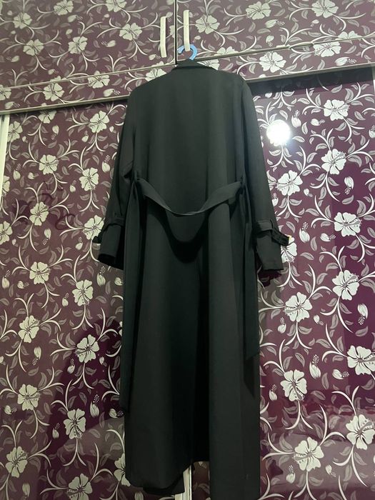 Палъто, плаш, туфли.