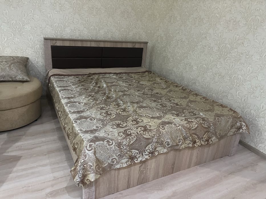 Продам 2-х спальную кровать 30 000
