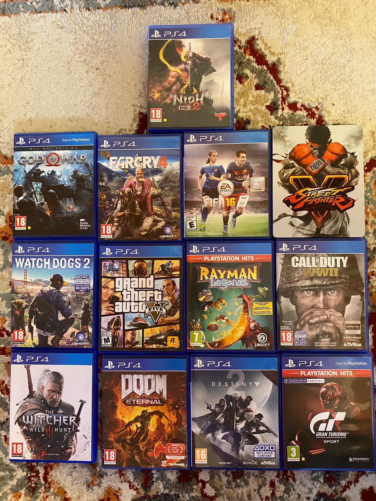 PlayStation 4 + 1 controller + 13 games