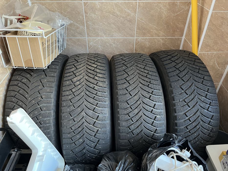 Зимние шины шипованные 265/55 R20