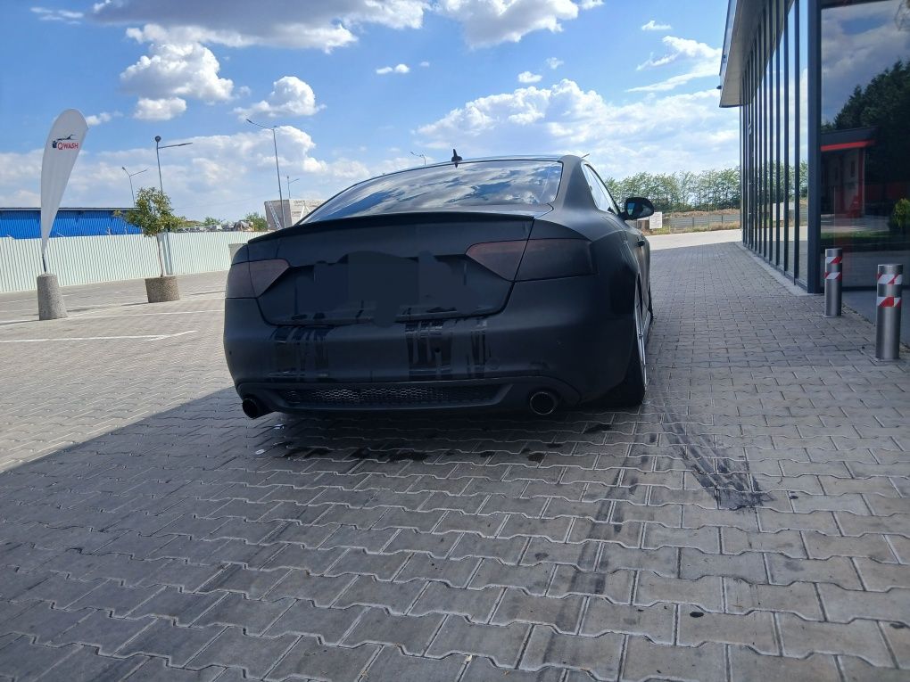 Audi a5 negru mat