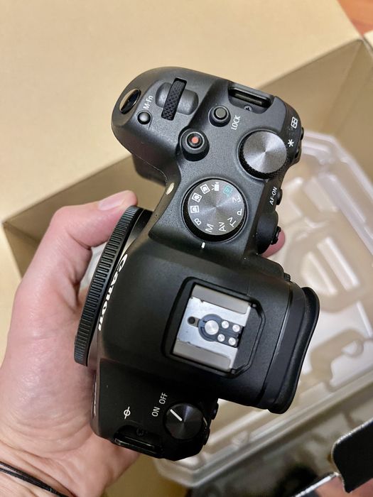 Фотоапарат Canon R6