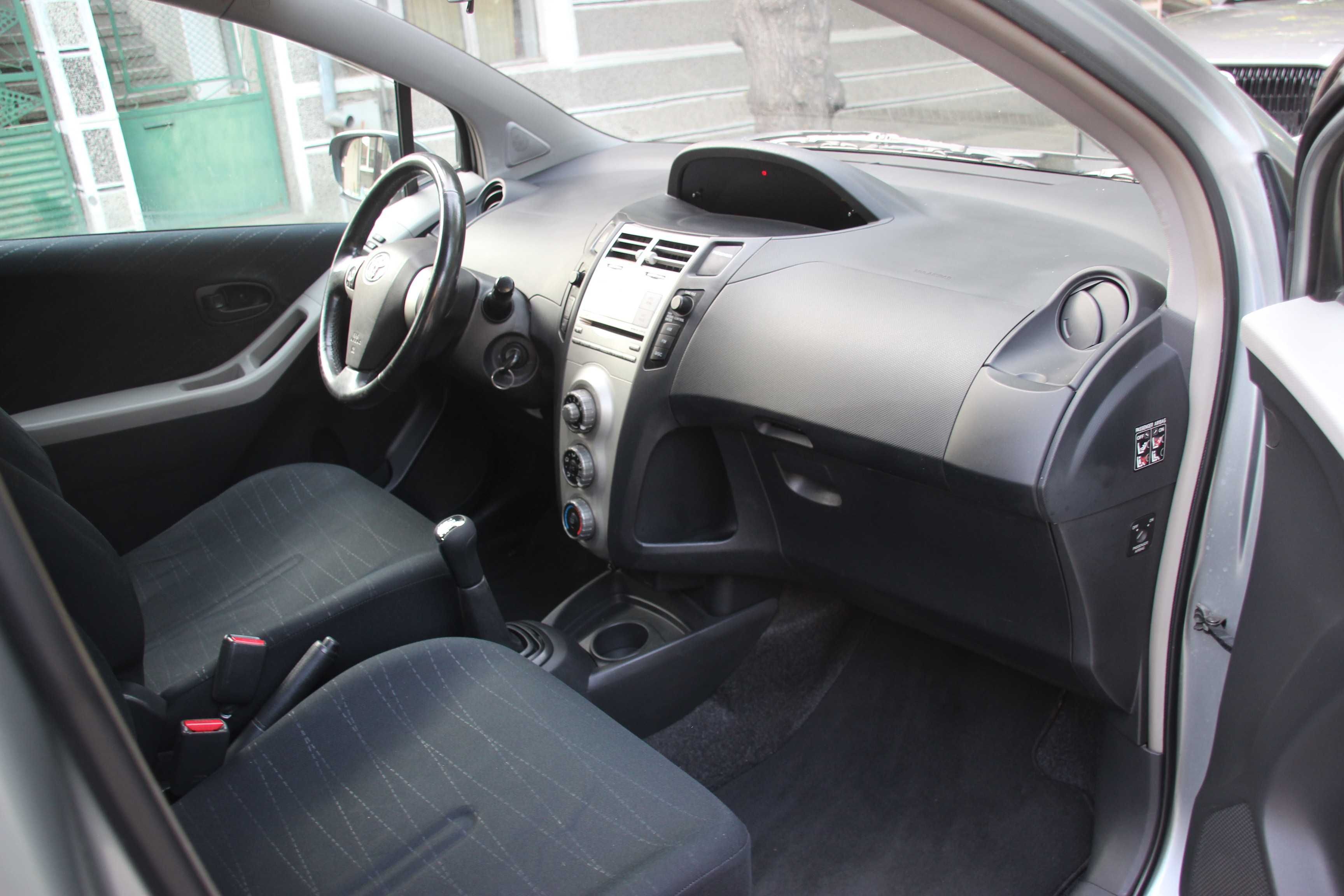 Toyota Yaris 1.3VVTi нов внос