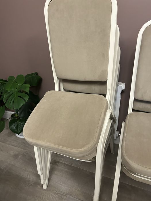 Бежевый стул Zeta