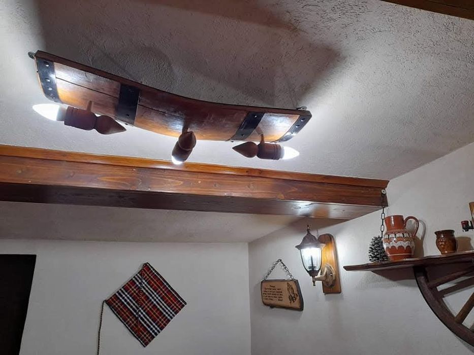 Полилеи, осветление от дъбови бъчви с 3 ръчно изработени дървени чашки