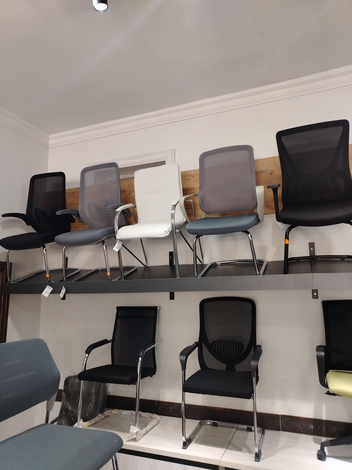 Ofis stullari xodimlar uchun