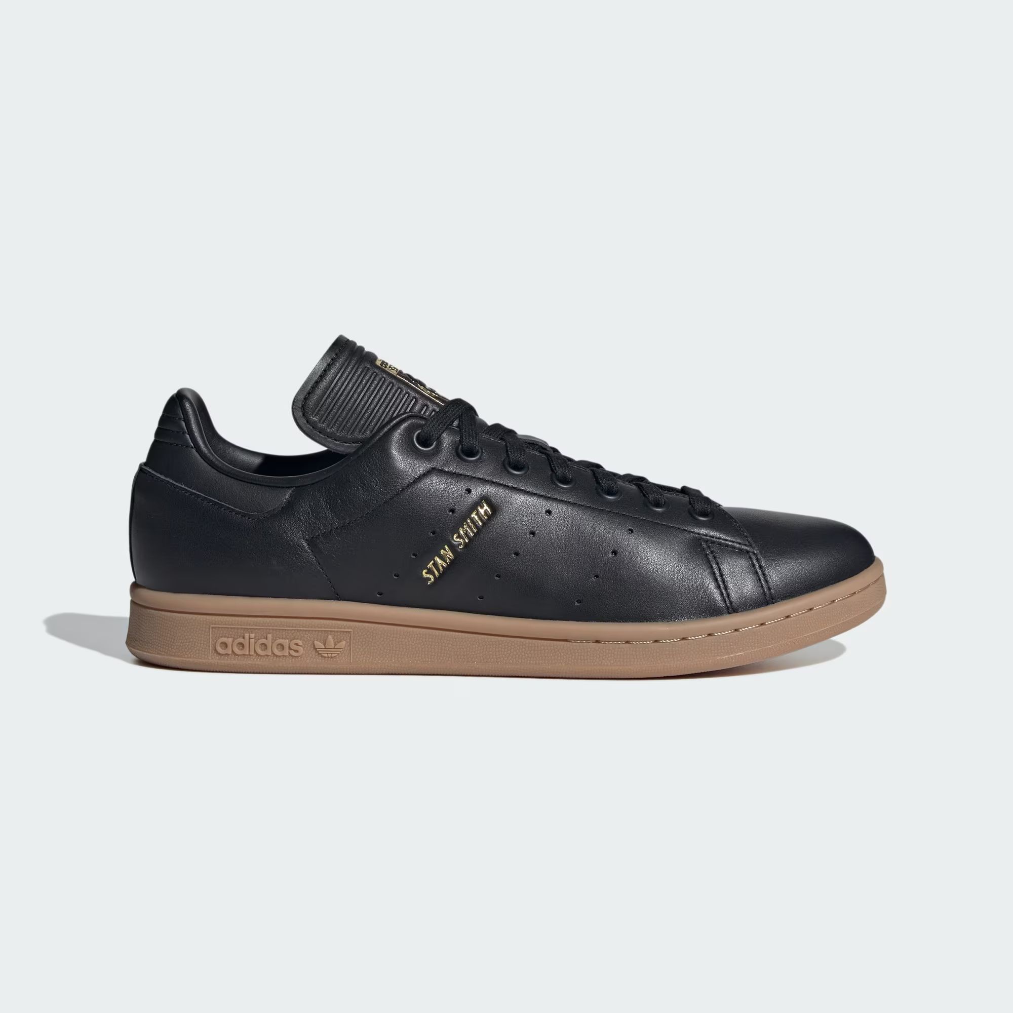 Adidas original Amerikadan keltirilgan USA razmeri 6 ,Euro razmeri 38.