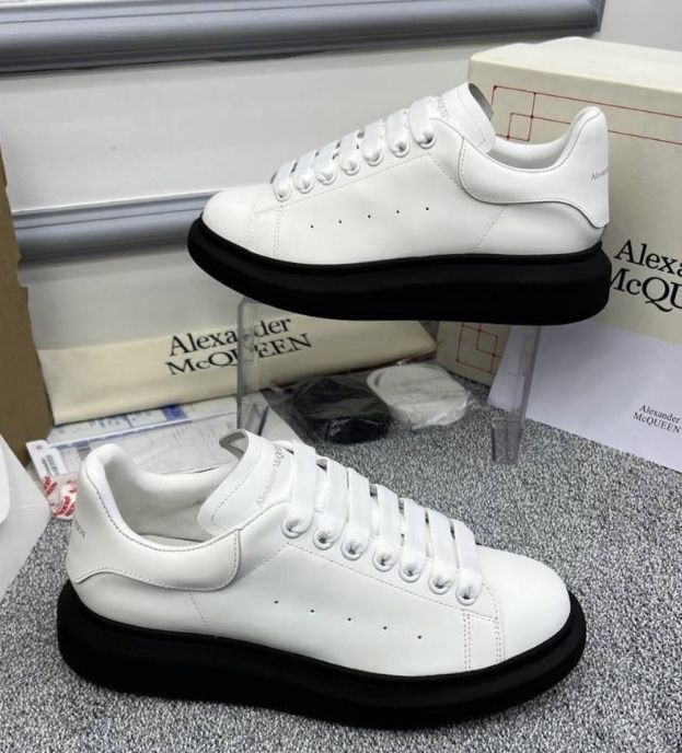 Adidași barbãtesti