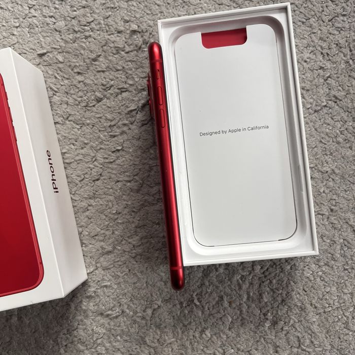 iPhone 11 64GB Product red